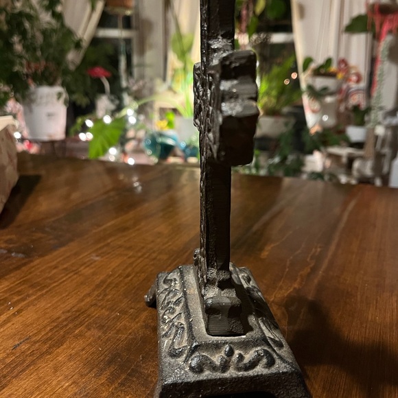 8”Decorative Black Cast Iron Cross - Picture 4 of 8